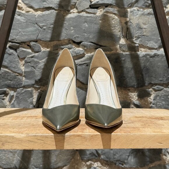 Christian Dior Metallic Gold Patent Songe Pointy Pumps - Picture 2 of 13